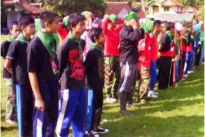 Sejumlah warga saat mengikuti acara Cijemit Bangkit.